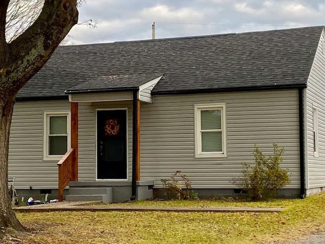 view of front of house featuring a front yard