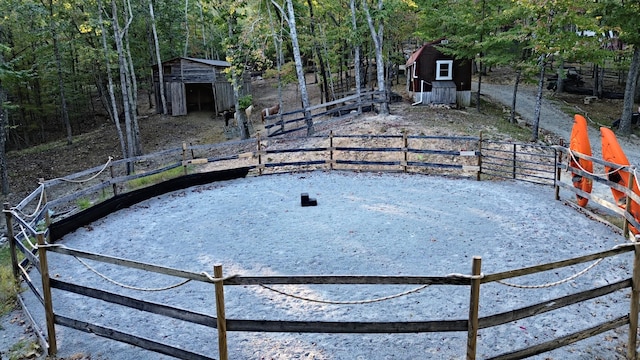 view of yard with a shed