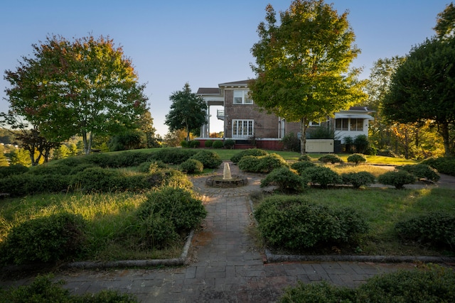 view of front of property