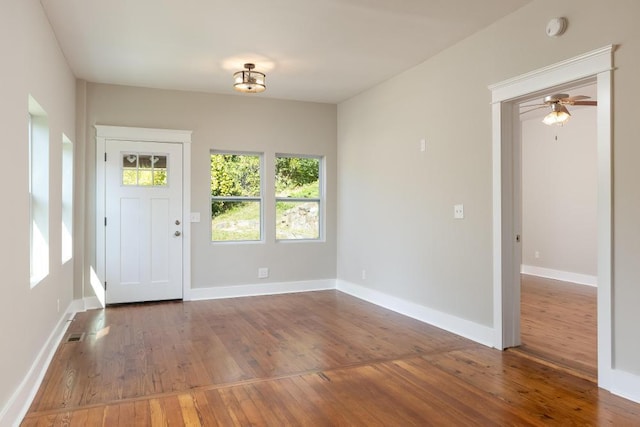 719 Federal St, Chattanooga, TN 37405 - entrance foyer with hardwood / wood-style floors, baseboards, and a ceiling fan