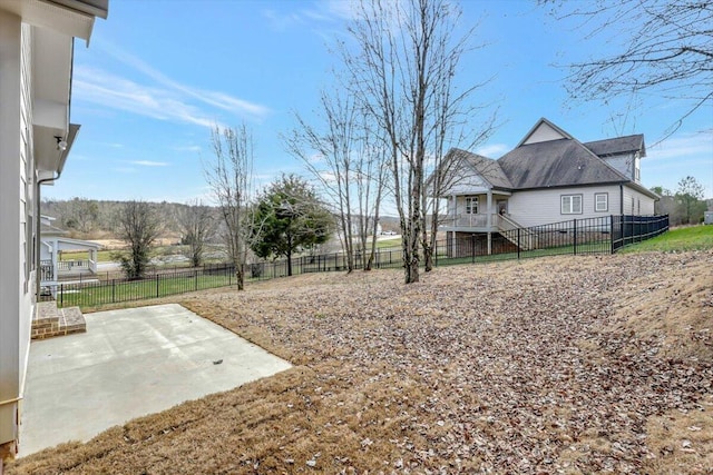 view of yard featuring a patio