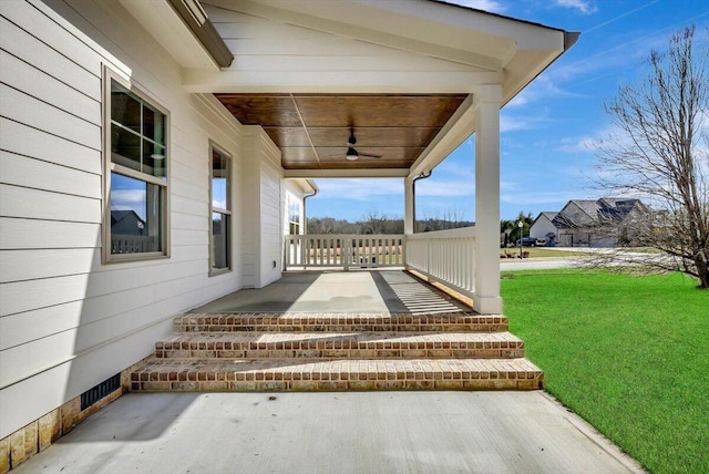 view of patio / terrace with ceiling fan and covered porch