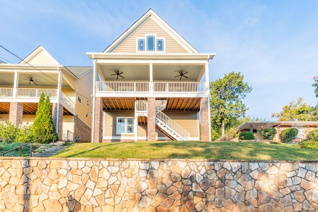 view of front of home featuring ceiling fan