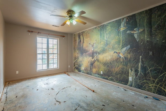 empty room with ceiling fan