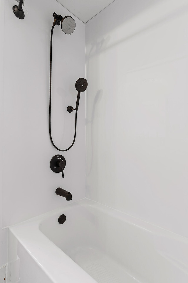 bathroom featuring shower / bathtub combination