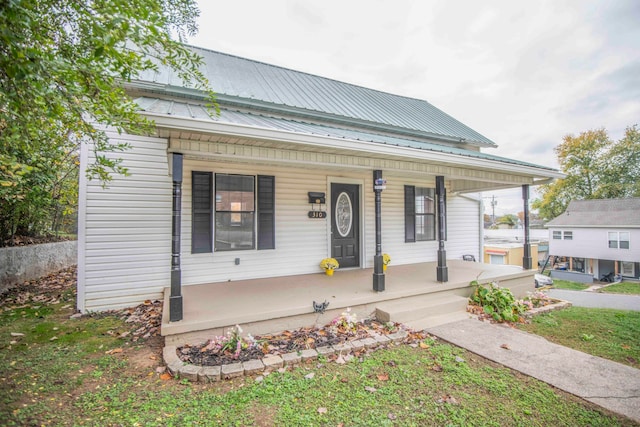 view of front of home featuring a porch