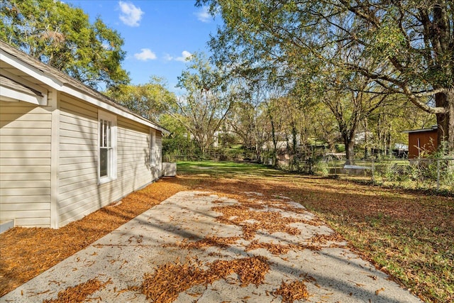 view of yard with a patio area