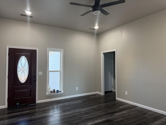 foyer entrance with ceiling fan, dark wood-type flooring, recessed lighting, and baseboards