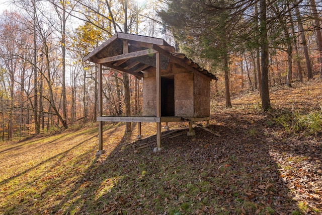 view of outdoor structure