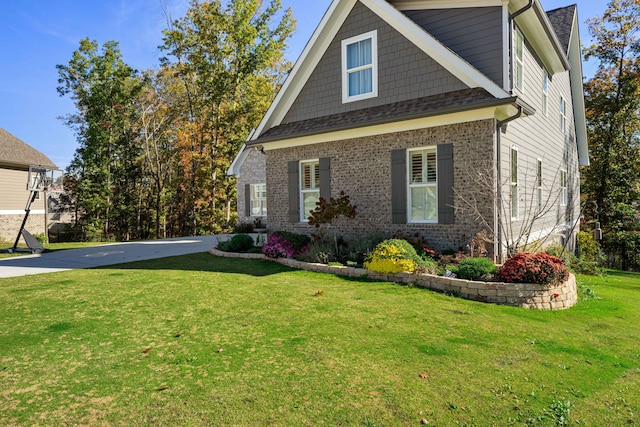 view of front of home with a front yard