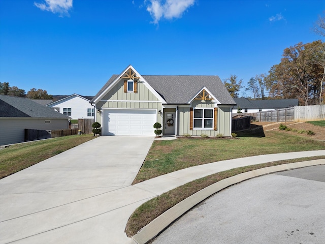 view of front of house featuring a front yard