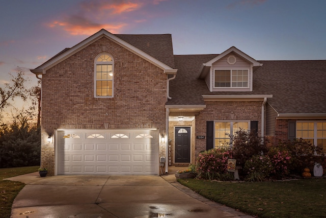 view of front property featuring a garage