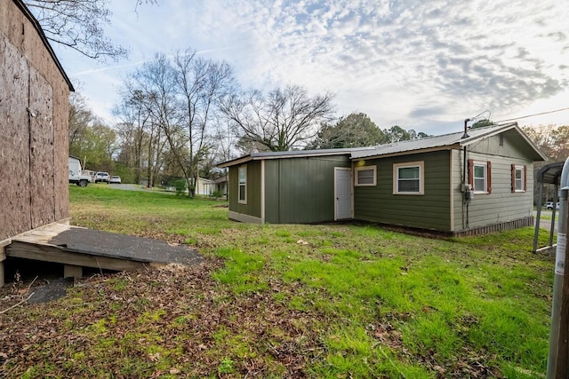 exterior space featuring a yard