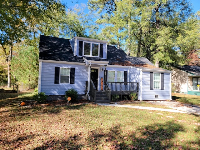 view of front of house featuring a front lawn