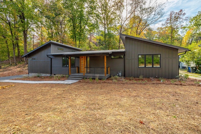 view of front of home featuring covered porch