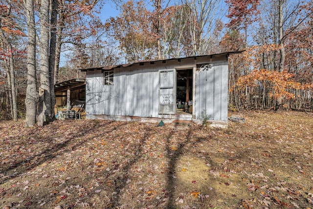 view of outbuilding