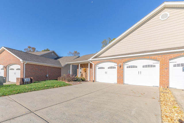 view of front facade with a garage