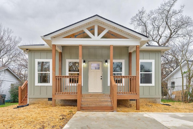 view of front of house featuring covered porch