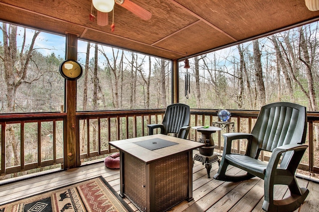 deck with ceiling fan