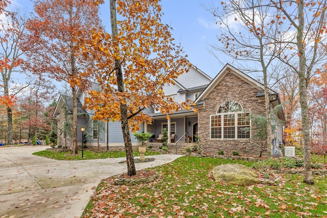 view of front of house featuring a porch