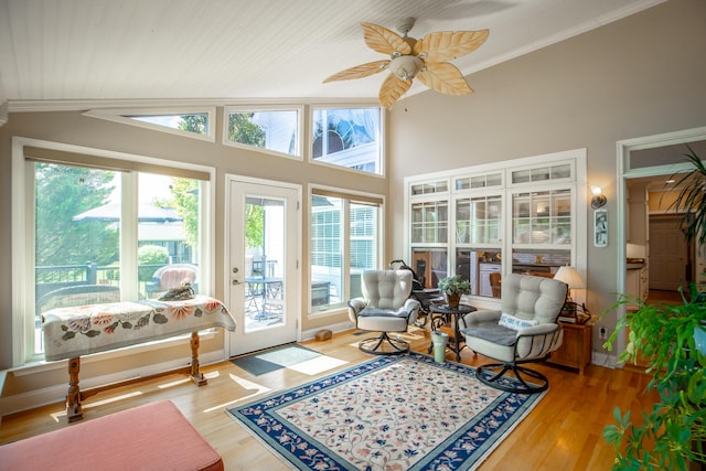 sunroom / solarium with ceiling fan