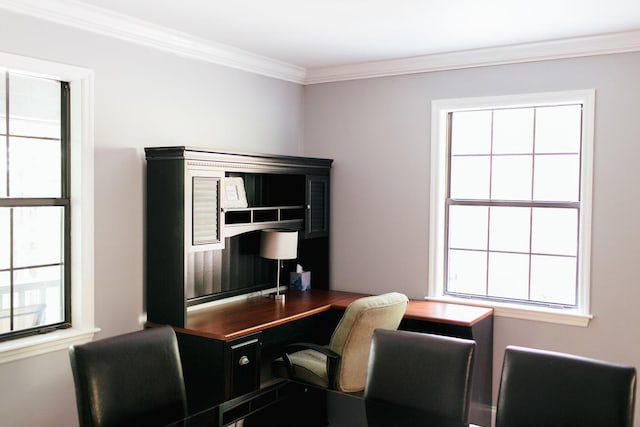 office with crown molding