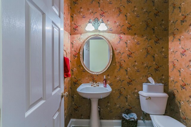 289 Magnolia Pl, Ringgold, GA 30736 - half bath with toilet and wallpapered walls