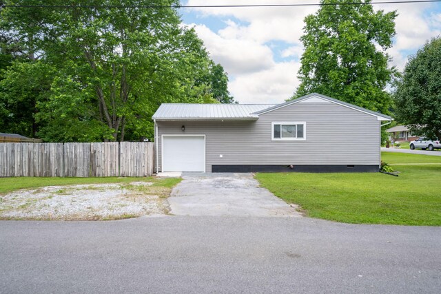 exterior space featuring a yard