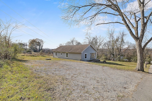 view of front of property with a front yard