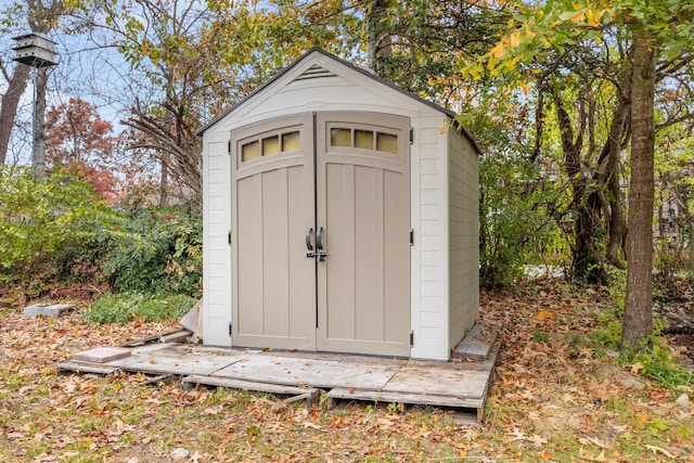 view of outbuilding