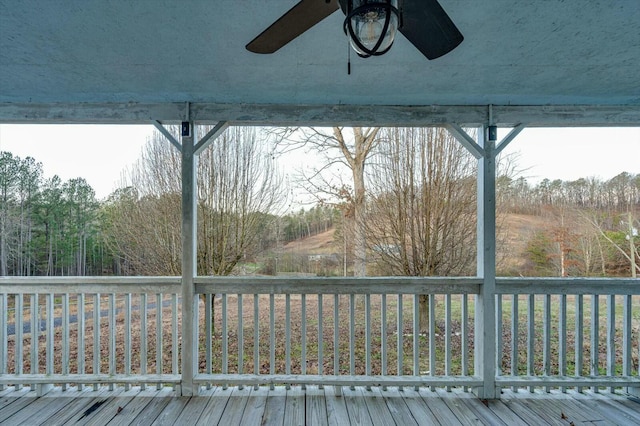 deck with ceiling fan