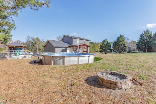 view of yard featuring a fire pit