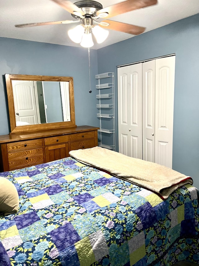 bedroom featuring ceiling fan