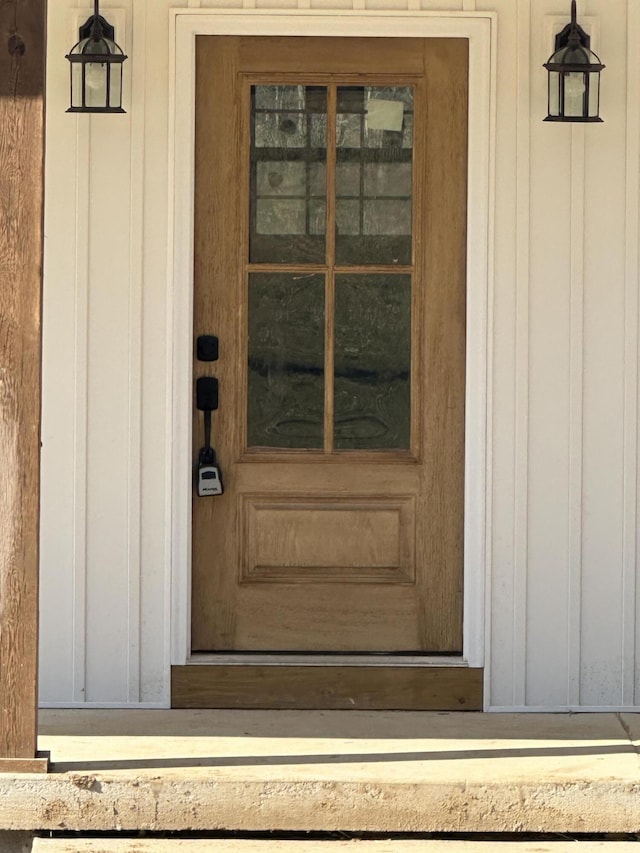 view of property entrance