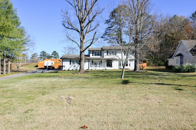 view of front of property with a front yard