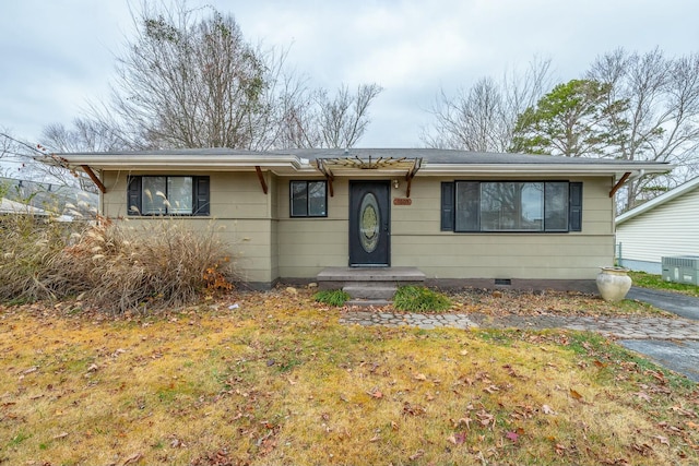 view of front of house with a front yard