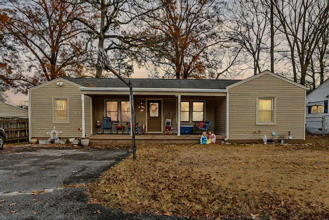 view of front of home with covered porch