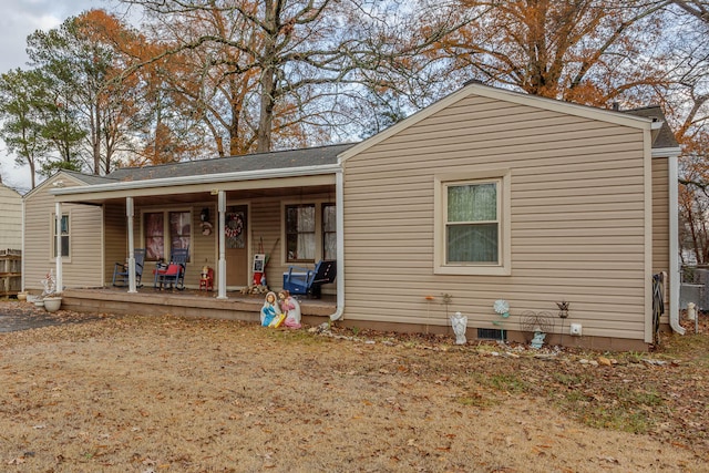 view of front facade with covered porch