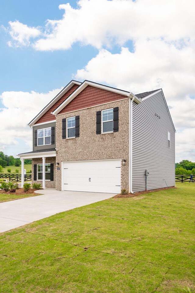 4203 Scenic Trl NE, Cleveland, TN 37323 - view of side of home featuring a garage and driveway
