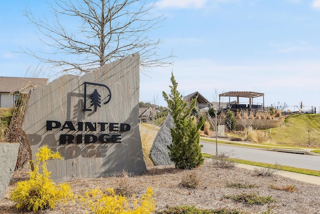 view of community / neighborhood sign