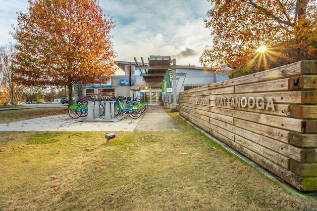 917 Dartmouth St, Chattanooga, TN 37405 - view of grassy yard