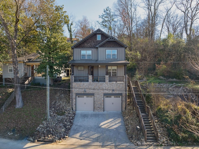 craftsman house featuring a garage