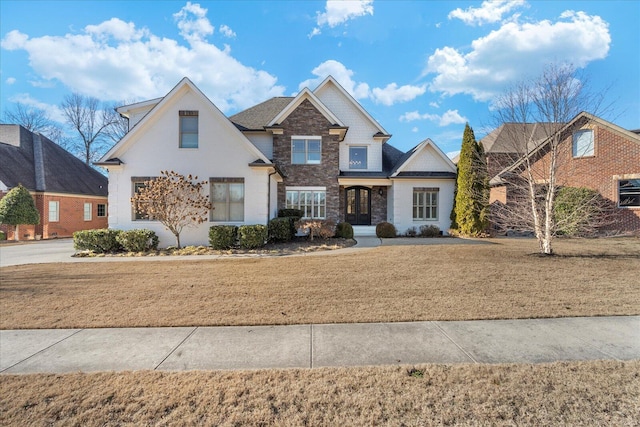 view of front facade featuring a front lawn