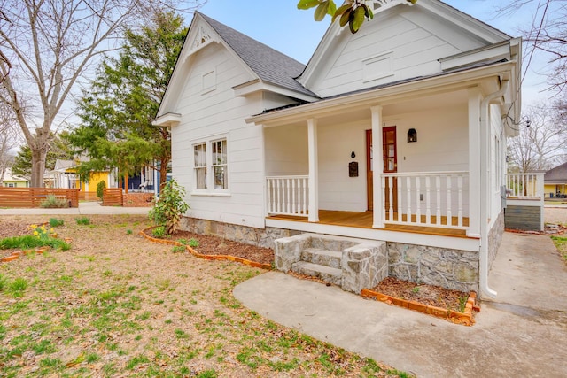 view of front of home featuring a porch