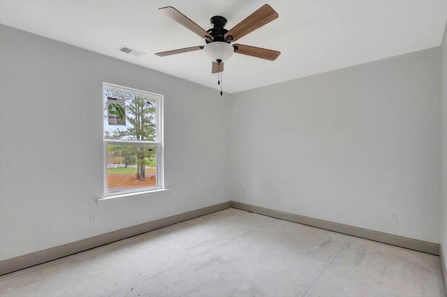 empty room featuring ceiling fan