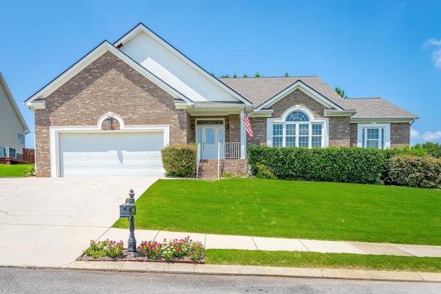 view of front of property with a front yard