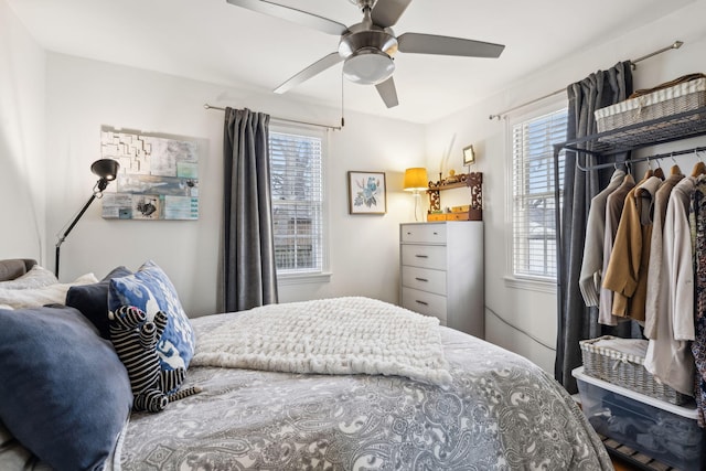 bedroom with ceiling fan