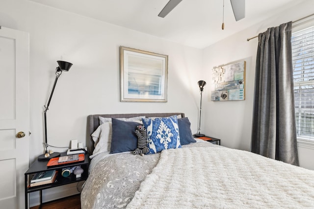 bedroom with ceiling fan