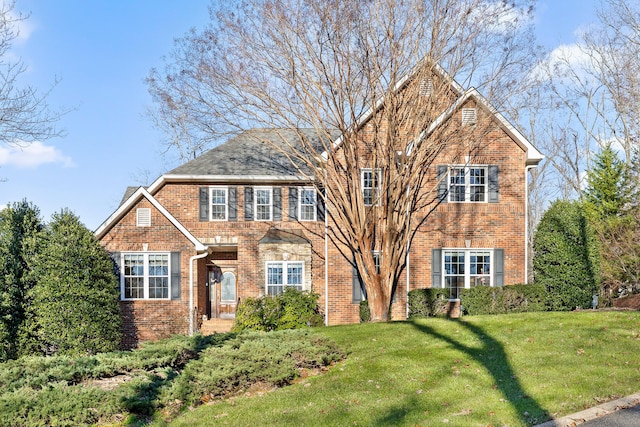 view of front facade with a front lawn