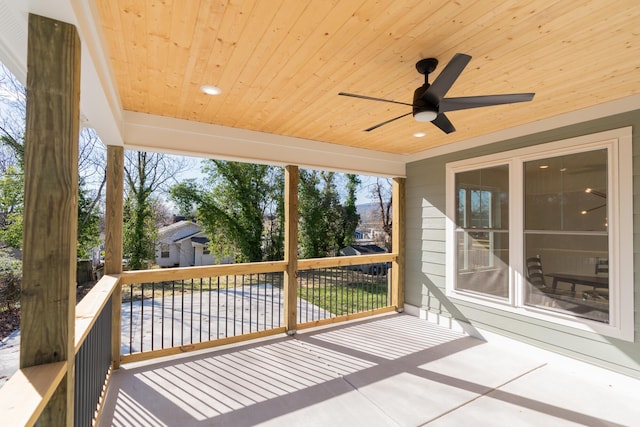 deck with ceiling fan